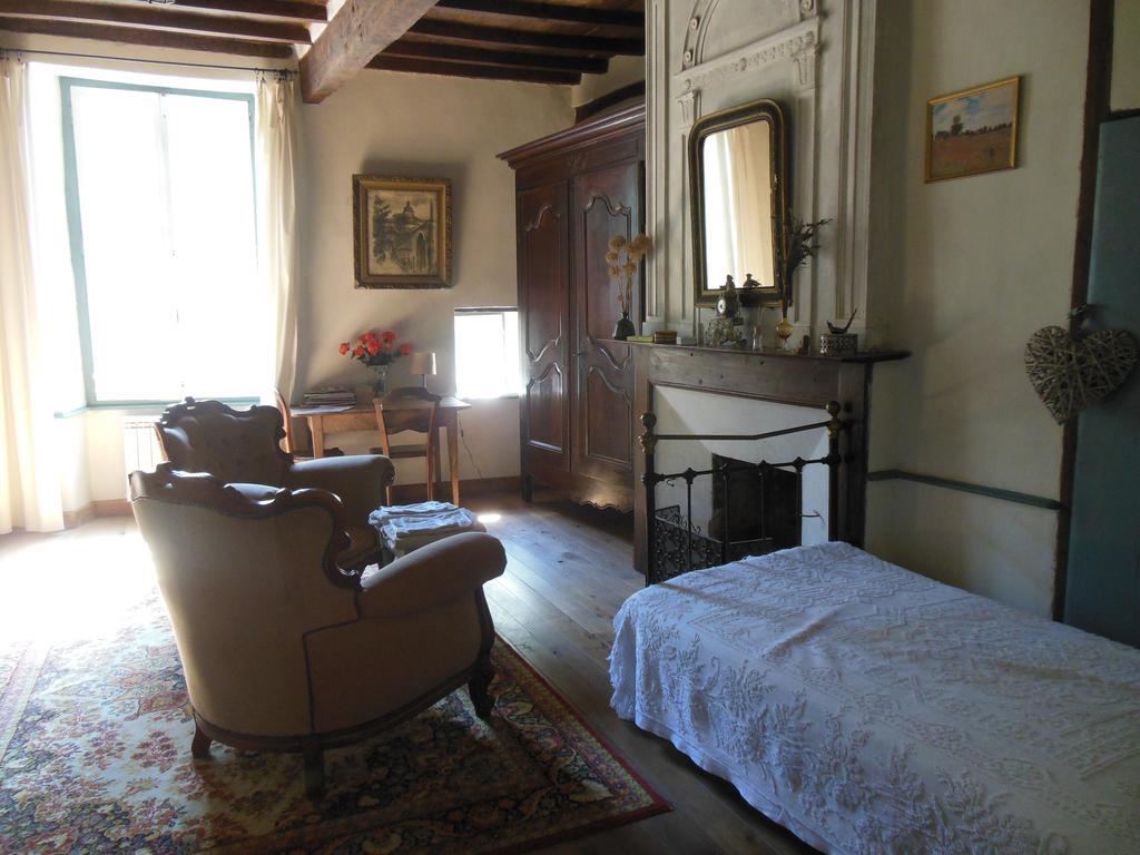 Auberge Lion D'Or Saint-Antonin Pokoj fotografie